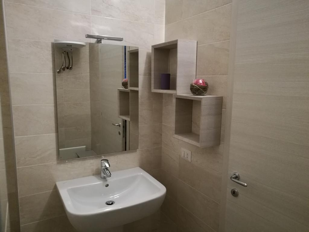 Melibi - Re Lear Apartments Верона Экстерьер фото